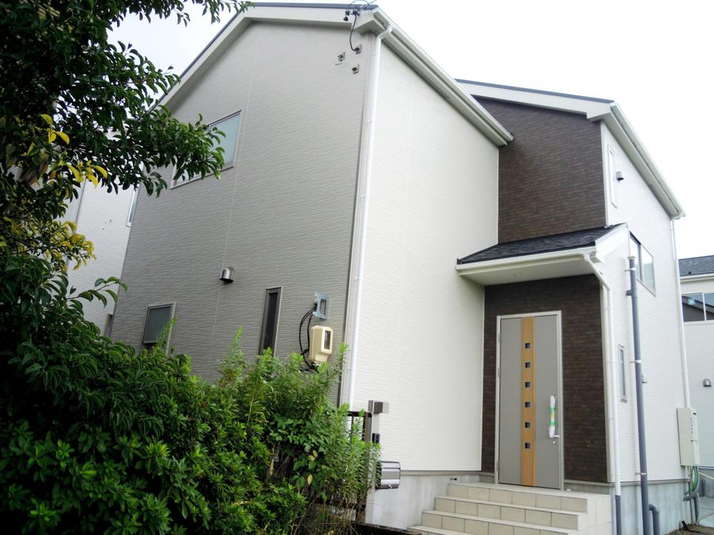 Local appearance photo. Local photo (Building 2)