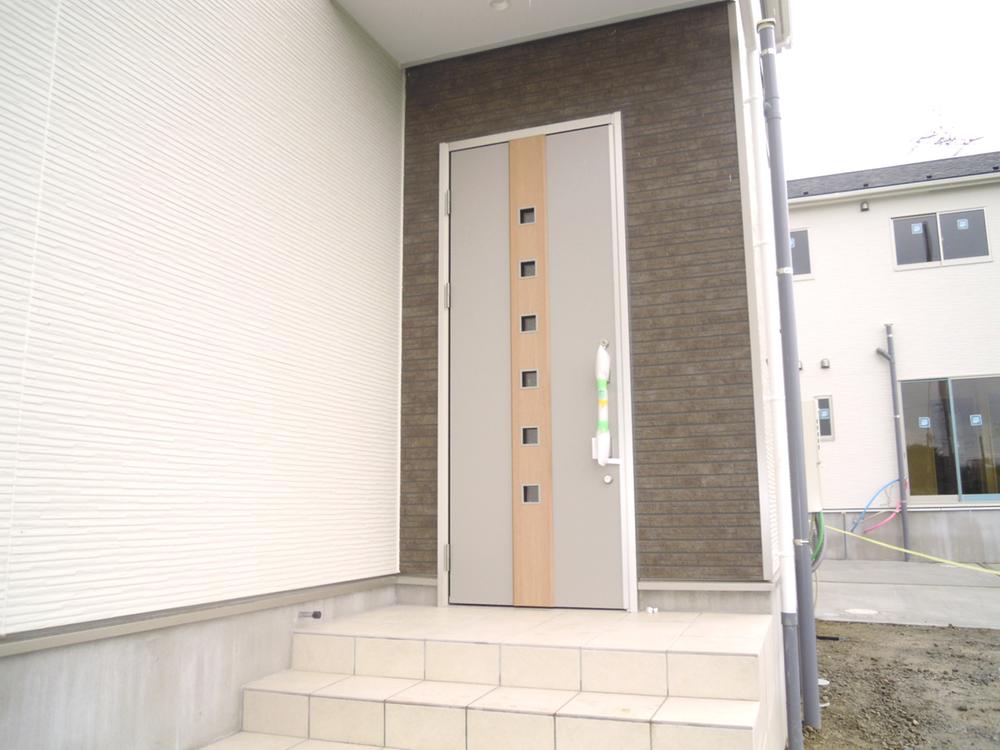 Entrance. Entrance (Building 2)