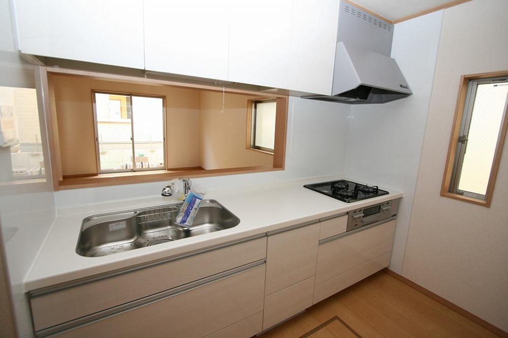 Kitchen. Indoor (11 May 2013) Shooting