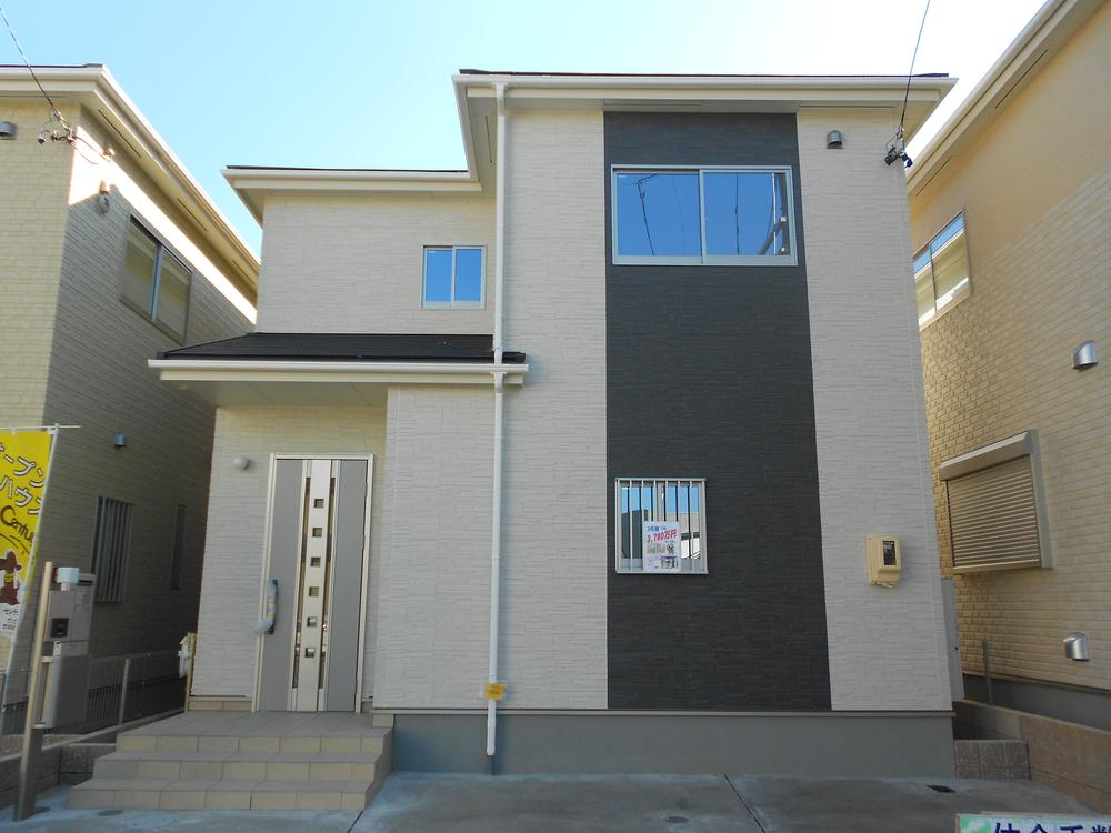 Local appearance photo. Local (11 May 2013) Shooting 3 Building complete