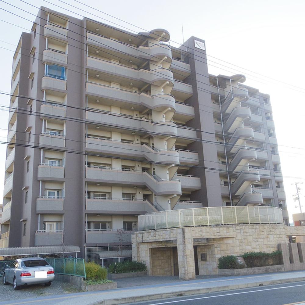 Floor plan. 3LDK, Price 23.8 million yen, Occupied area 82.33 sq m , Balcony area 10.61 sq m