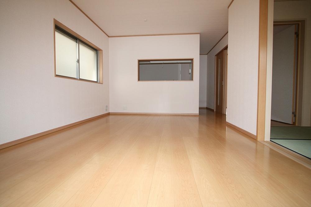 Living. 1 Building (2013 November shooting)