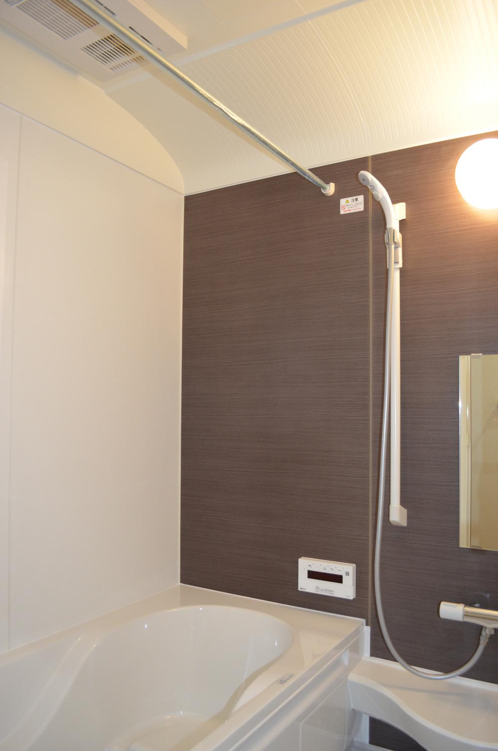 Bathroom. Building 2