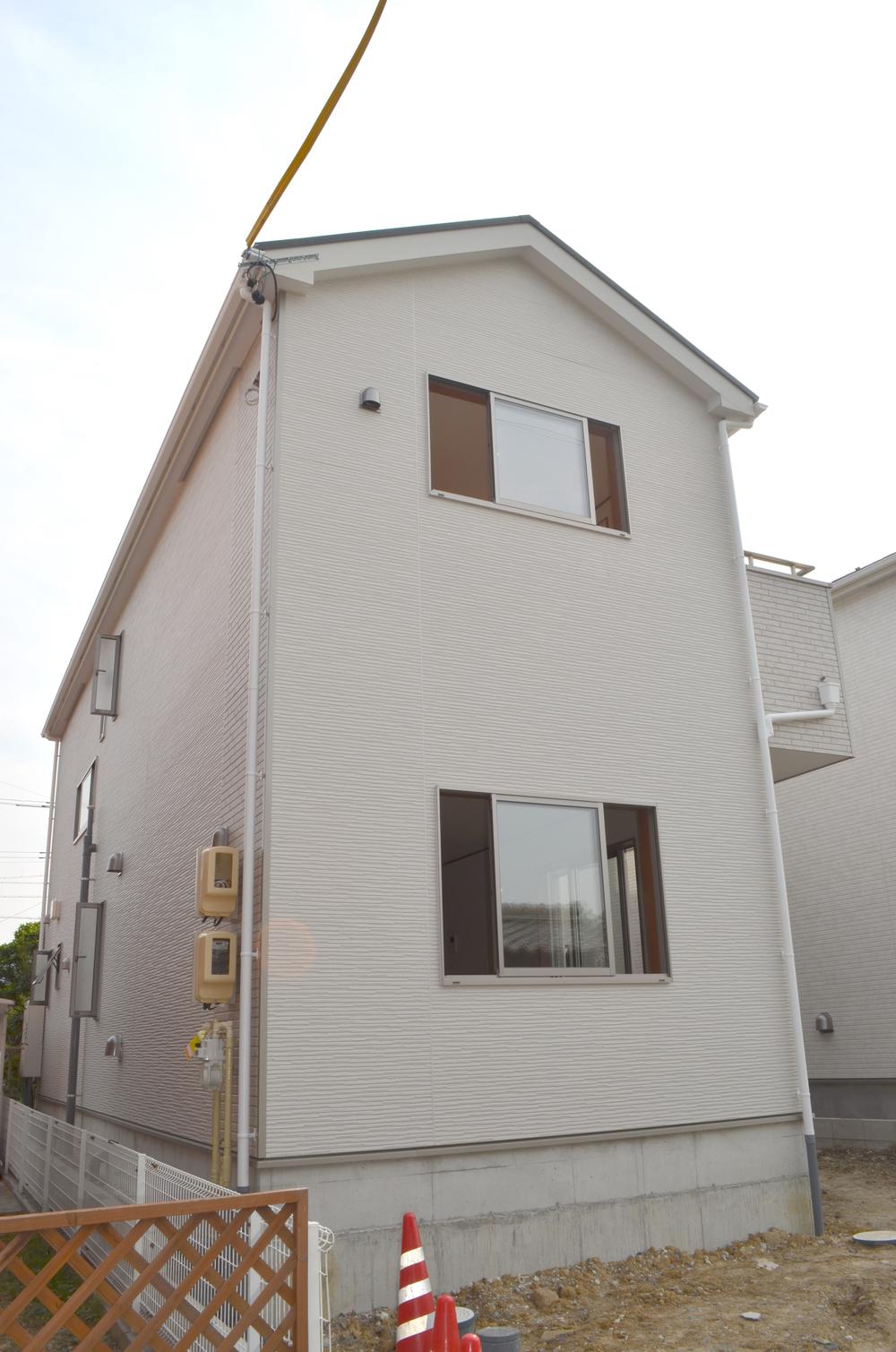 Local appearance photo. 1 Building