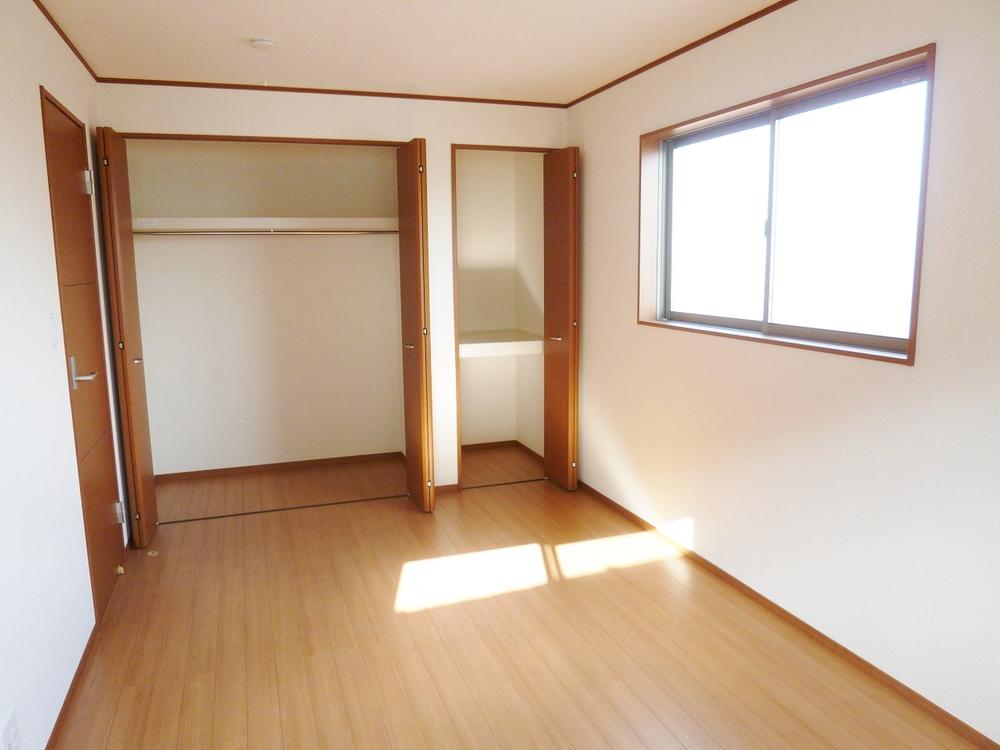 Non-living room. Local (11 May 2013) Shooting