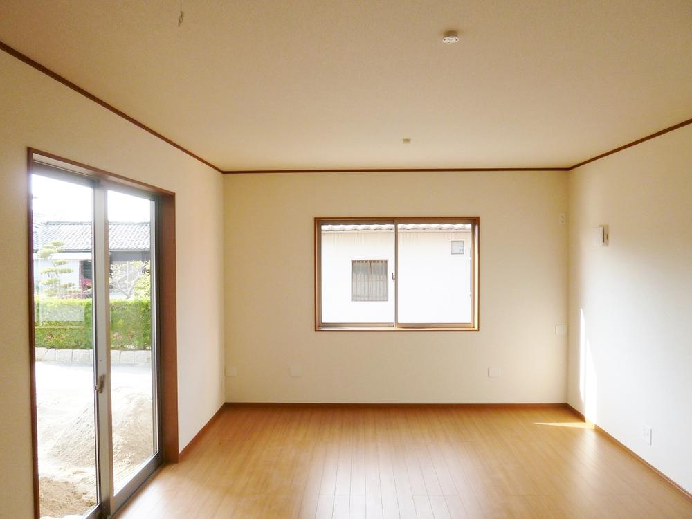 Living. Local (11 May 2013) Shooting