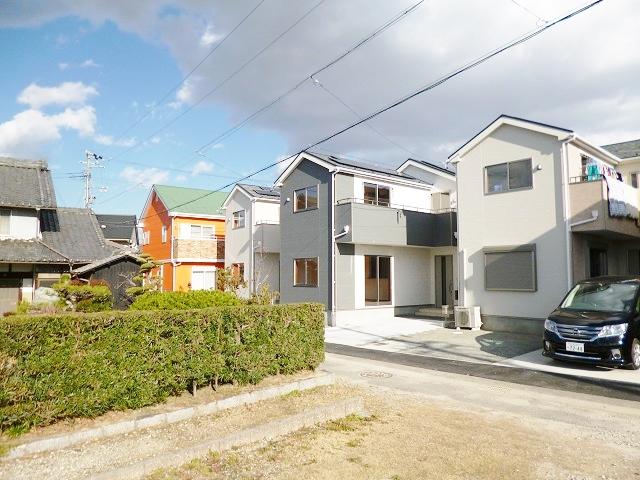 Local appearance photo. Local (11 May 2013) Shooting