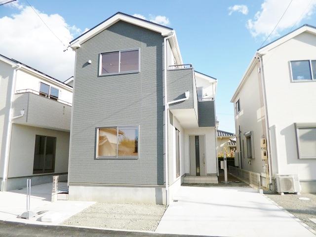 Local appearance photo. Local (11 May 2013) Shooting