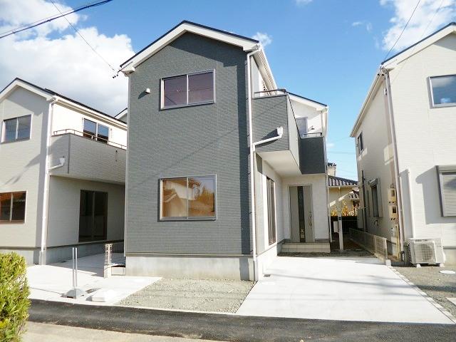 Local appearance photo. Local (11 May 2013) Shooting