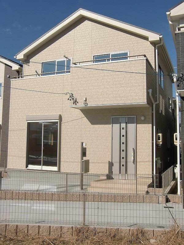 Local appearance photo. Local (12 May 2013) Shooting