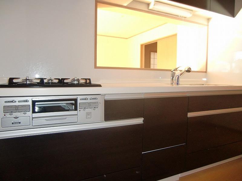 Kitchen. Local (12 May 2013) Shooting