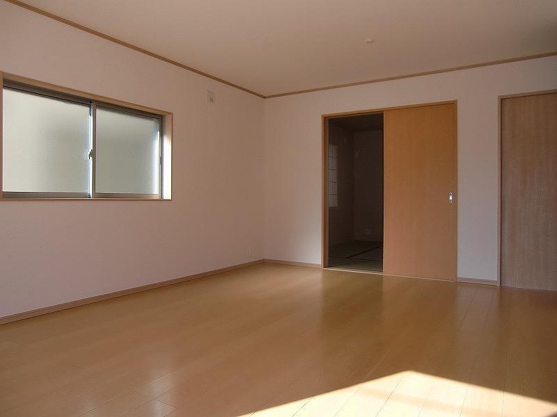 Living. Local (12 May 2013) Shooting