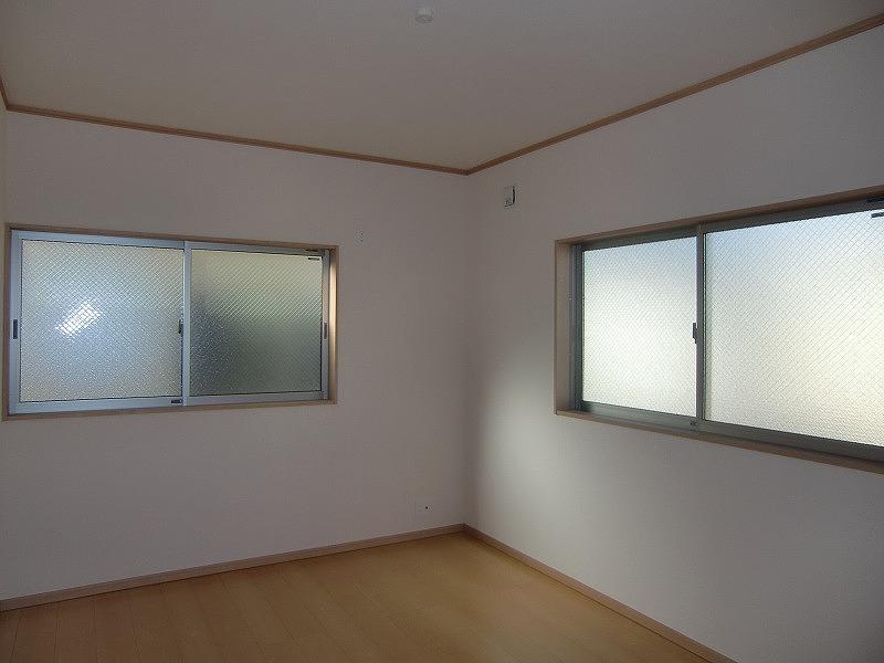 Non-living room. Local (12 May 2013) Shooting