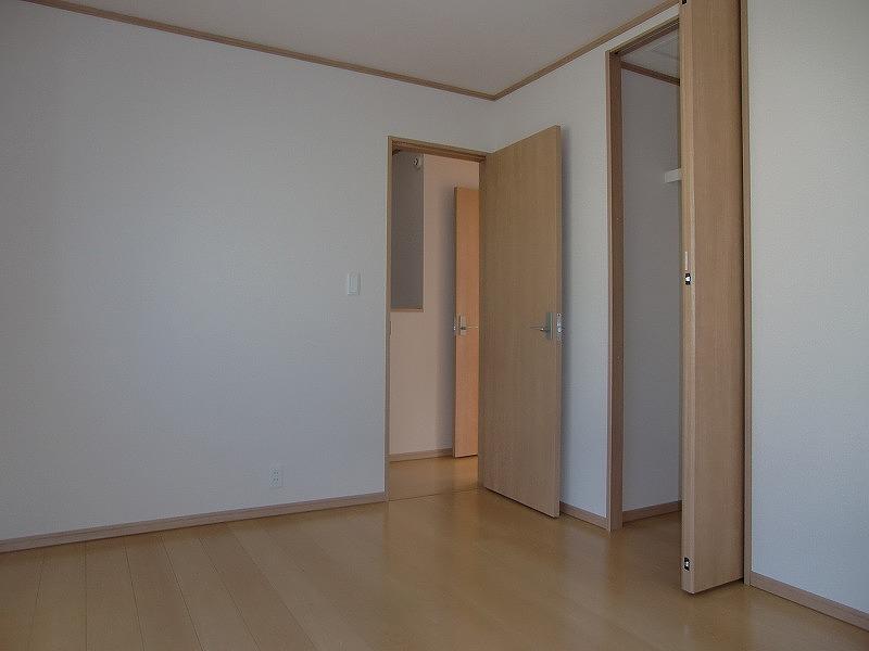 Non-living room. Local (12 May 2013) Shooting