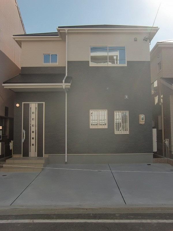 Local appearance photo. Local (12 May 2013) Shooting