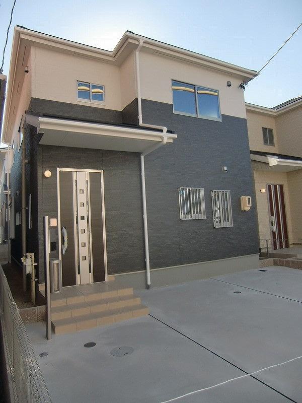 Local appearance photo. Local (12 May 2013) Shooting