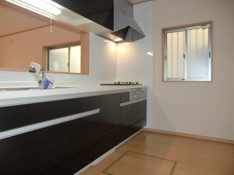 Kitchen. Local (12 May 2013) Shooting