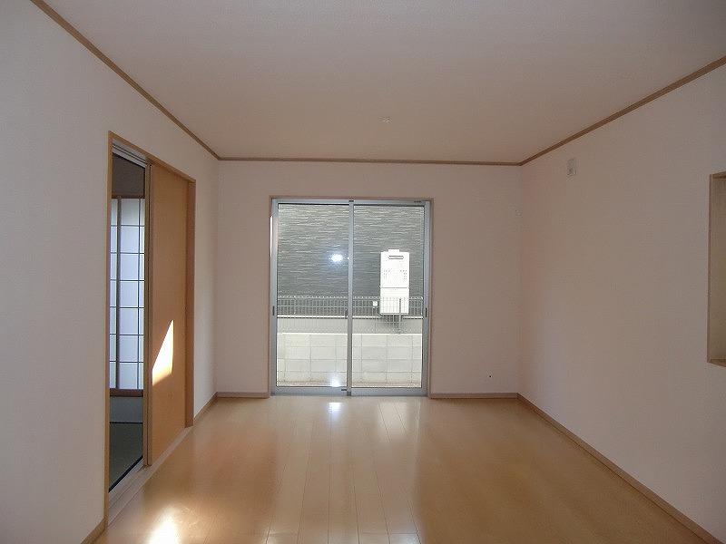 Living. Local (12 May 2013) Shooting