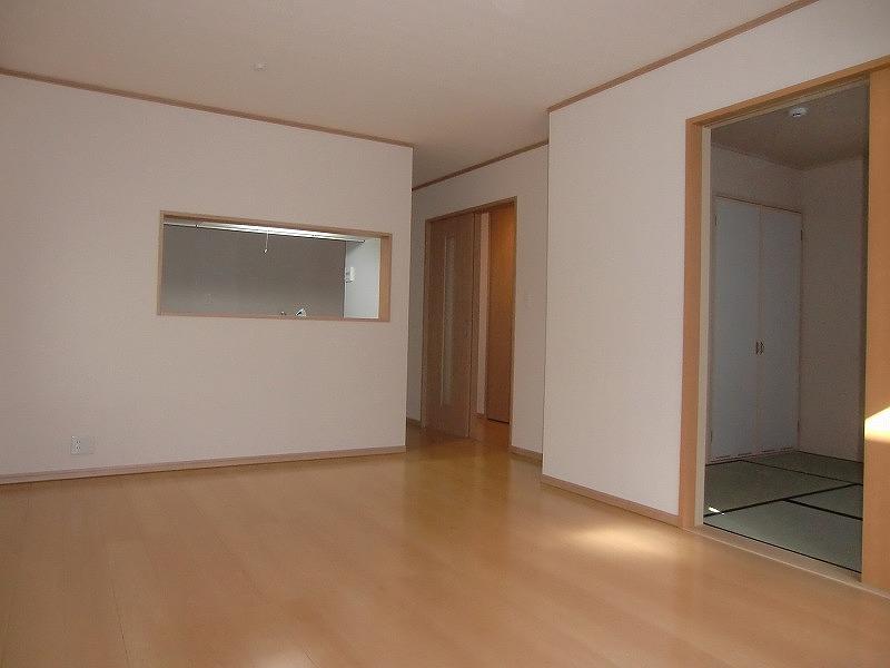 Living. Local (12 May 2013) Shooting