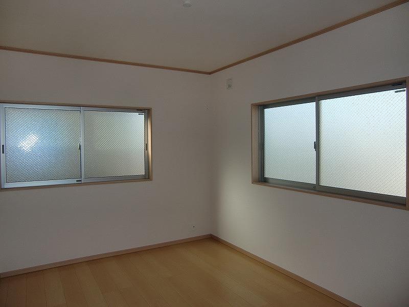 Non-living room. Local (12 May 2013) Shooting