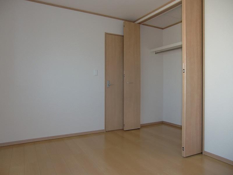 Non-living room. Local (12 May 2013) Shooting