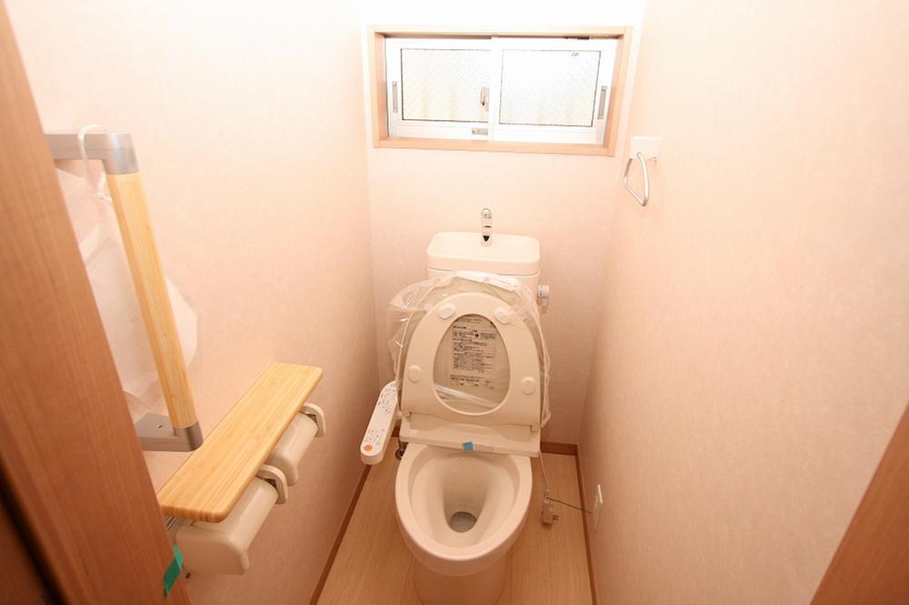 Toilet. Indoor (11 May 2013) Shooting