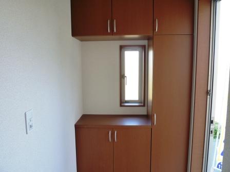 Entrance. Local (11 May 2013) Shooting