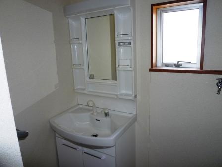 Wash basin, toilet. Indoor (11 May 2013) Shooting