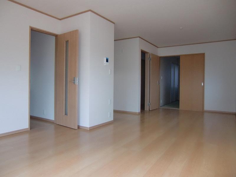 Living. Local (12 May 2013) Shooting