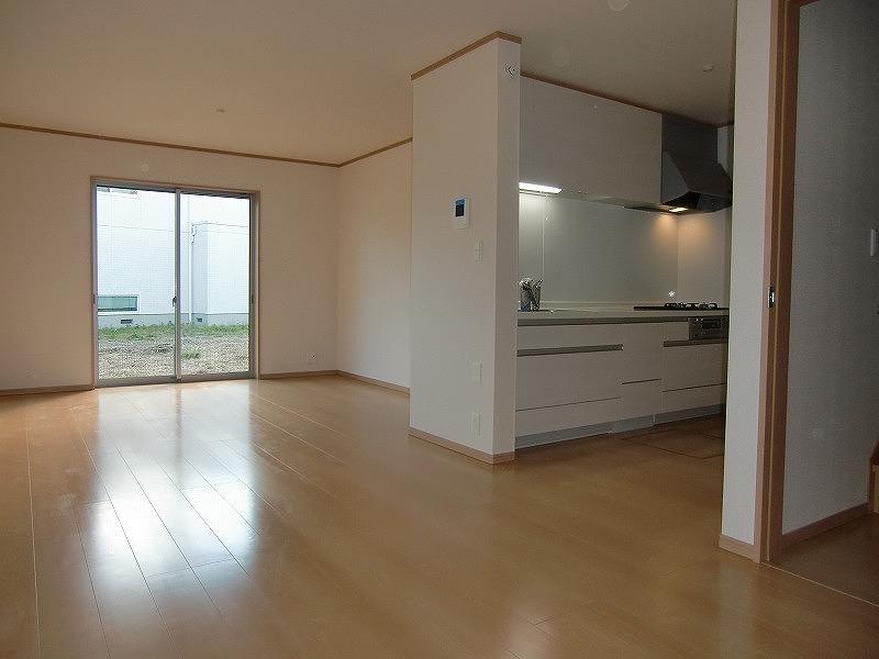 Living. Local (12 May 2013) Shooting