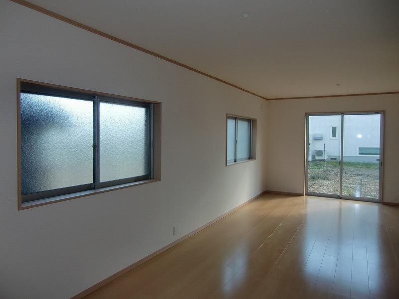 Living. Local (12 May 2013) Shooting