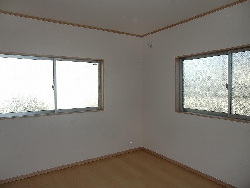 Non-living room. Local (12 May 2013) Shooting