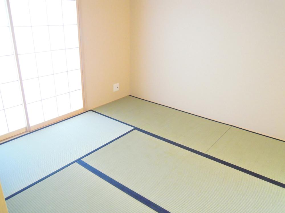 Non-living room. 6 Pledge of calm atmosphere of the Japanese-style room