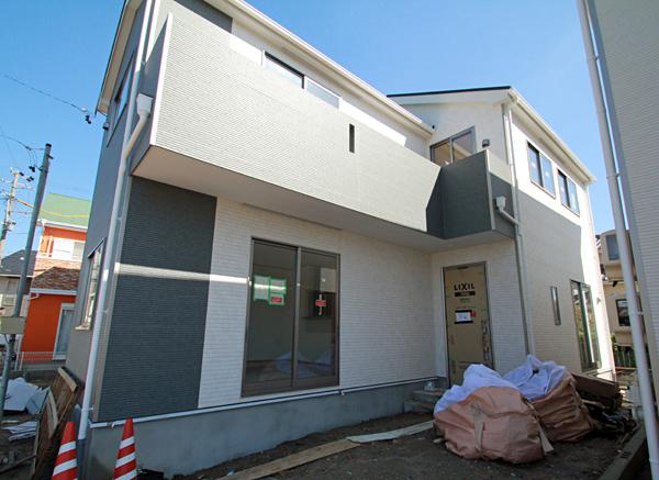 Local appearance photo. Building 2 appearance (October 2013 shooting)