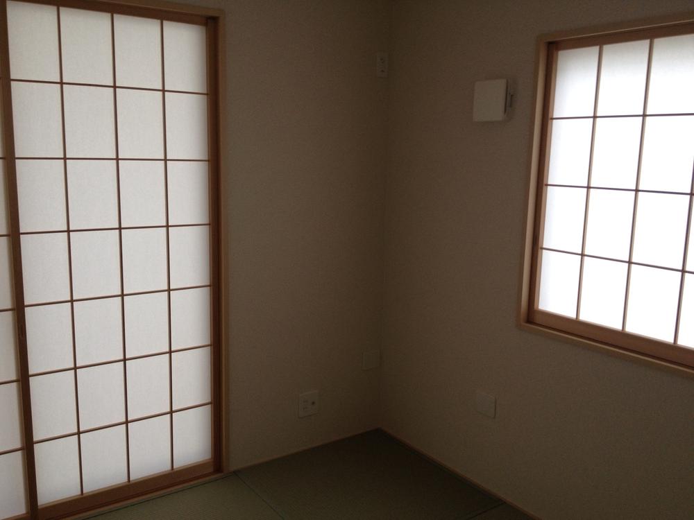 Non-living room. Local (10 May 2013) Shooting Building 2