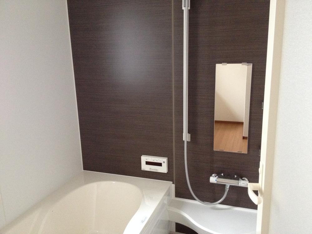 Bathroom. Local (10 May 2013) Shooting Building 2