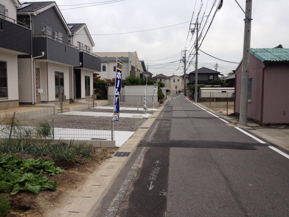 Local photos, including front road. Local (10 May 2013) Shooting 4 Building