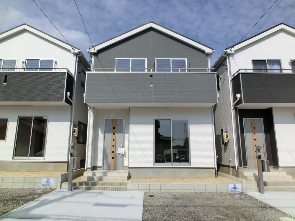 Local appearance photo. Local (10 May 2013) shooting 4 Building appearance