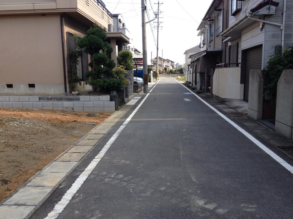 Local photos, including front road. Local (11 May 2013) Shooting