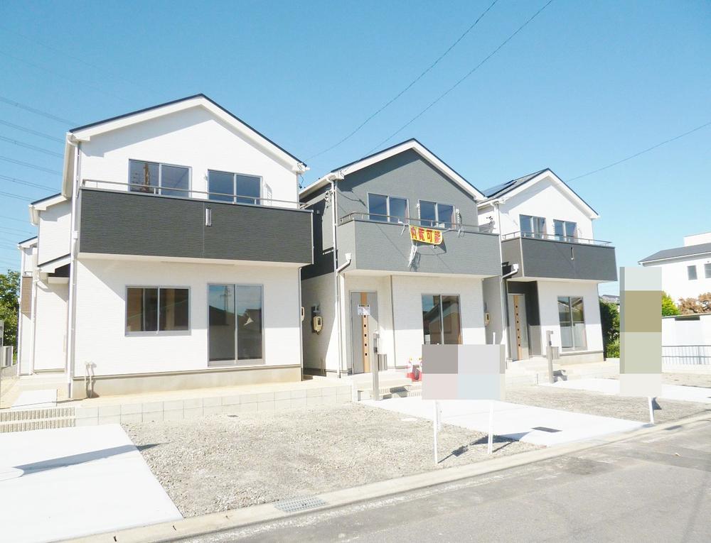 Local photos, including front road. Local (September 2013) shooting the entire