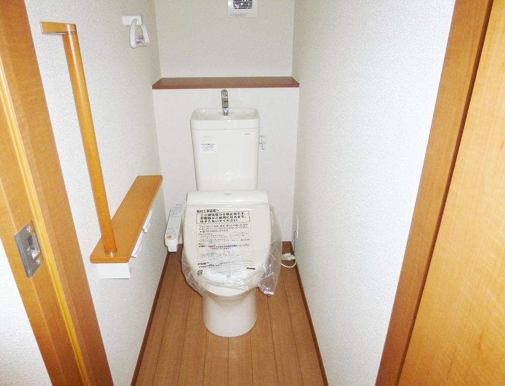 Toilet. Indoor (September 2013) Shooting