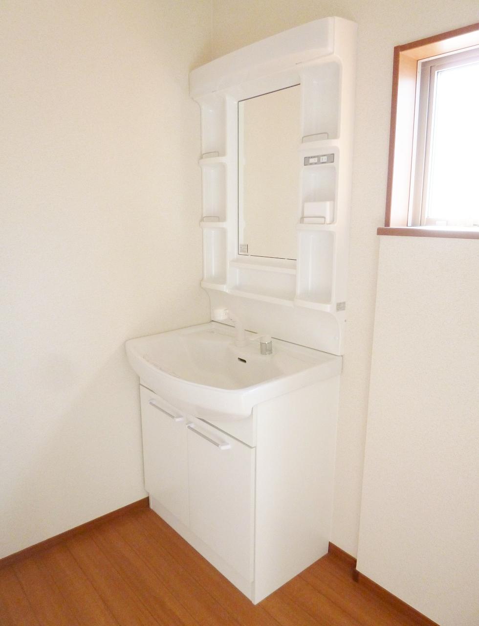 Wash basin, toilet. Indoor (September 2013) Shooting