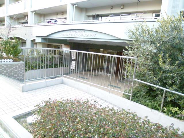 Entrance. Common areas