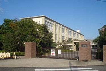 Junior high school. 3990m until Kariya Municipal Fuji pine junior high school