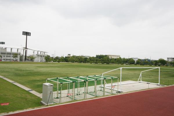 park. Likely picnic also be enjoyed in Kariya City Sports Park until the 1090m vast and family. Fireworks display will also be held in August. Bicycle about 5 minutes