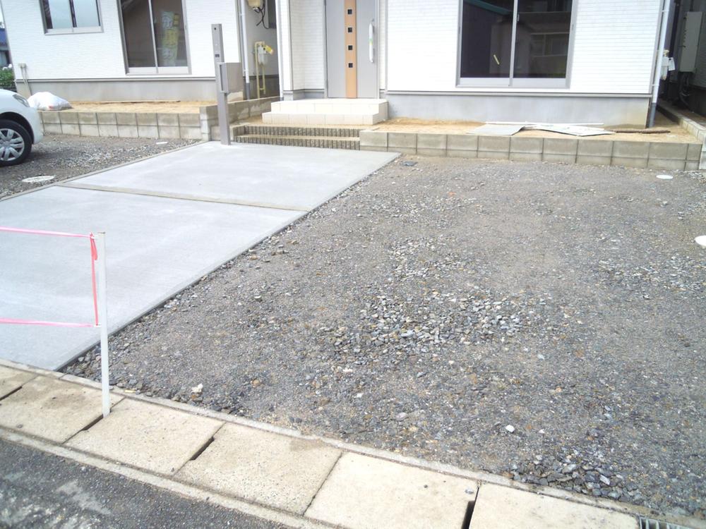 Parking lot. Parallel two possible parking