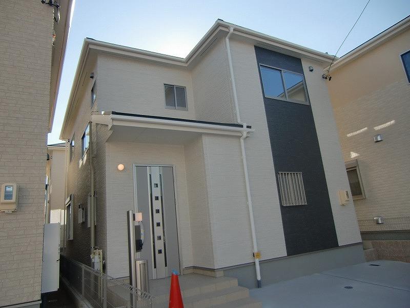 Local appearance photo. Local (12 May 2013) Shooting