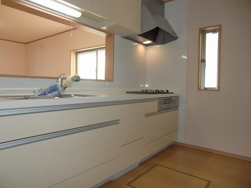 Kitchen. Local (12 May 2013) Shooting