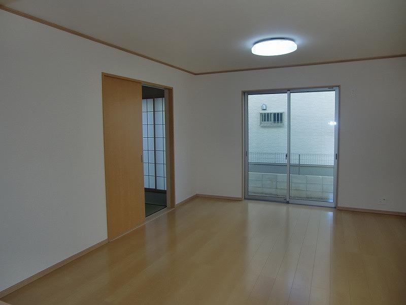 Living. Local (12 May 2013) Shooting