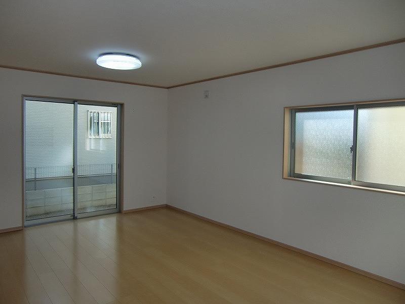 Living. Local (12 May 2013) Shooting